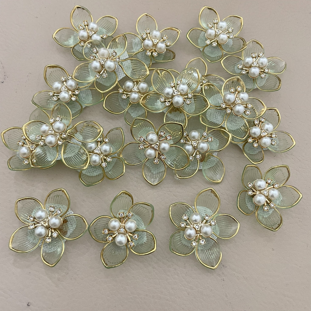 Mint green pearl flower patches spread view