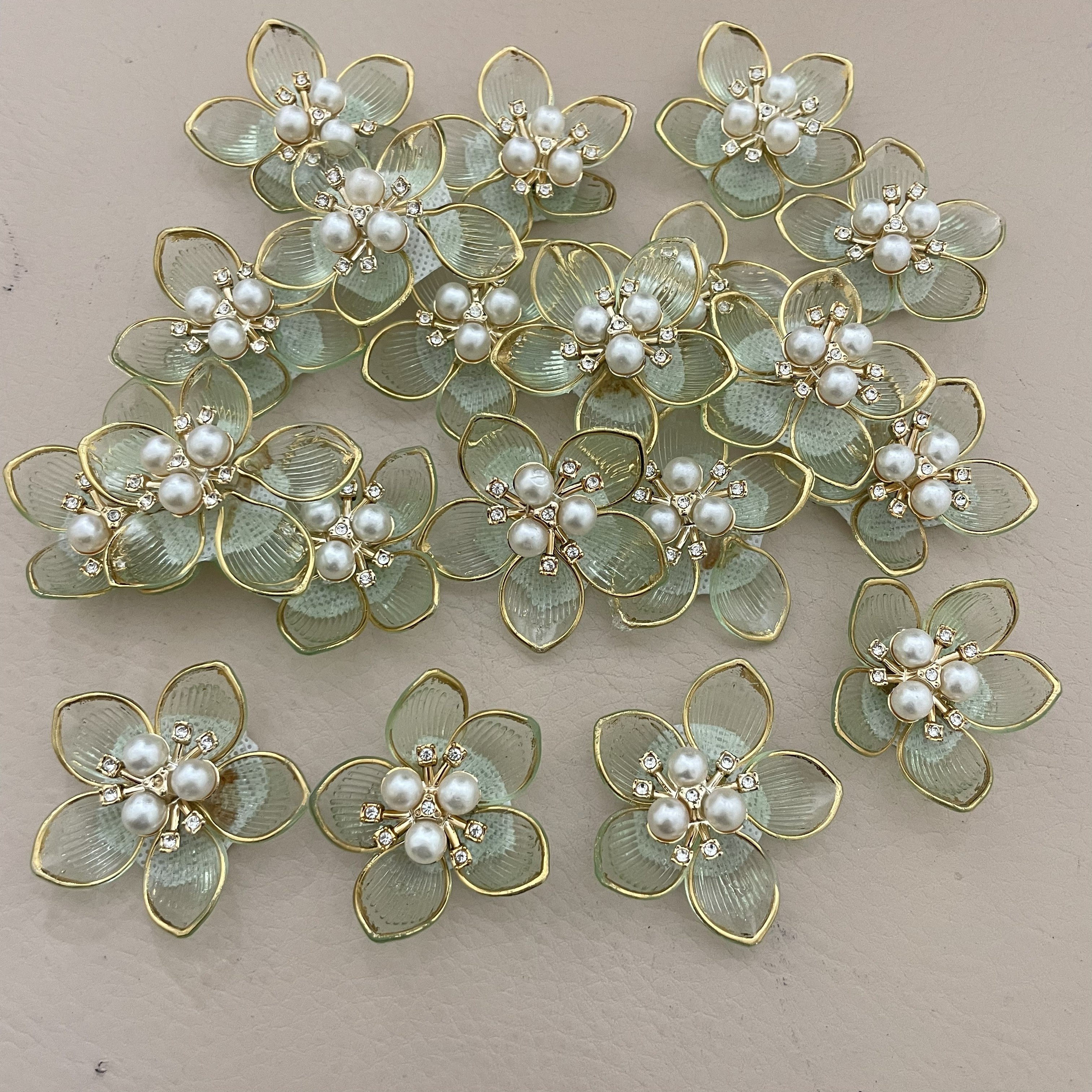 Mint green pearl flower patches spread view
